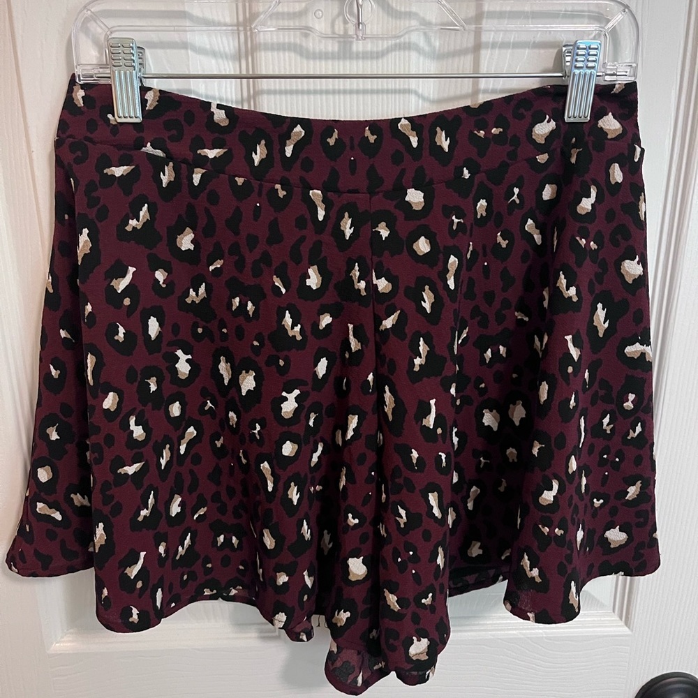 Flowy leopard print shorts